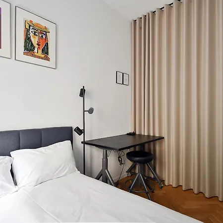 Lovely Studio Apartment In The Heart Of Riga Exterior photo
